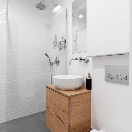 Urban Chic - Stare - Cozy And Stylish - Anielewicza Apartment *