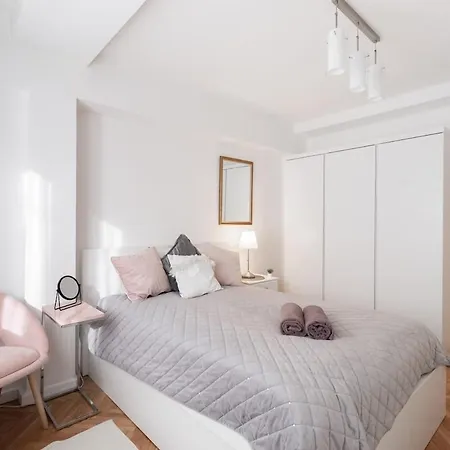 Urban Chic - Stare - Cozy And Stylish - Anielewicza